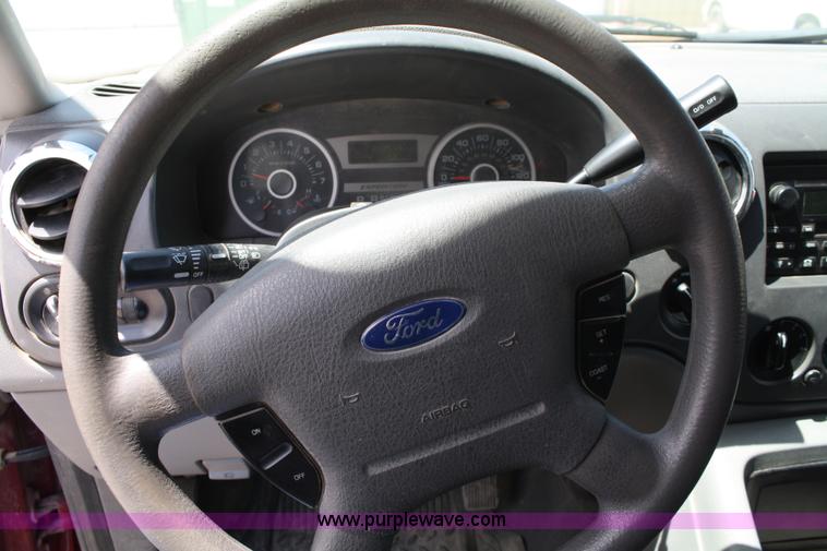 image for item 4782 2006 Ford Expedition XLT SUV