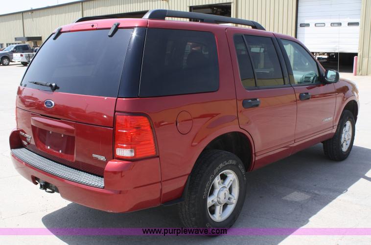 image for item 4986 2005 Ford Explorer XLT SUV