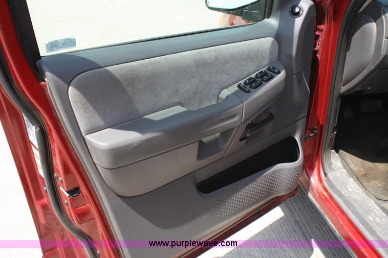image for item 4986 2005 Ford Explorer XLT SUV