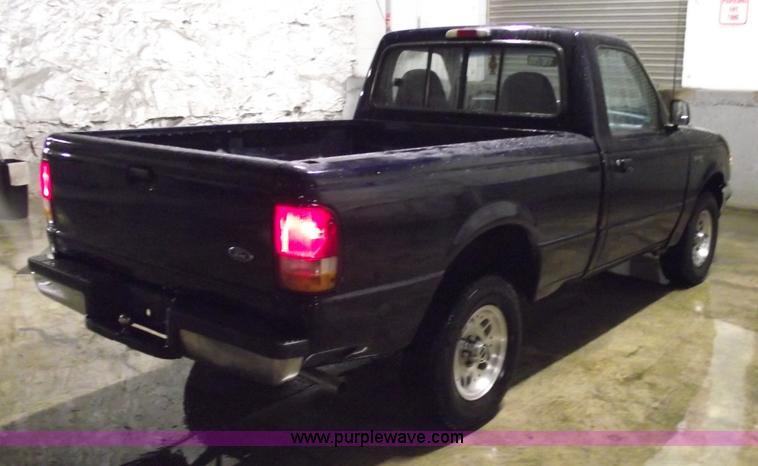 image for item 5467 1993 Ford Ranger XLT pickup truck