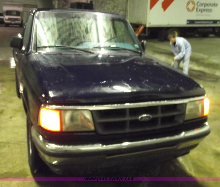 image for item 5467 1993 Ford Ranger XLT pickup truck