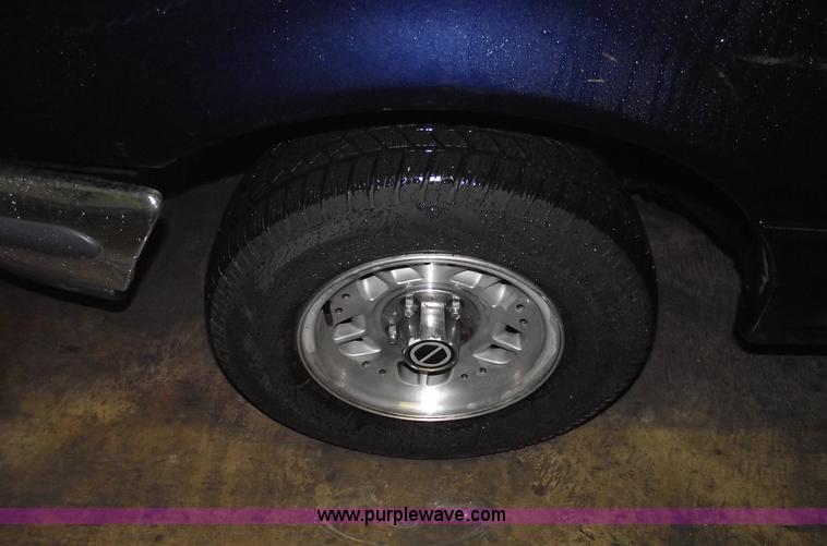 image for item 5467 1993 Ford Ranger XLT pickup truck