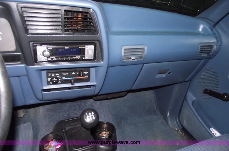 image for item 5467 1993 Ford Ranger XLT pickup truck