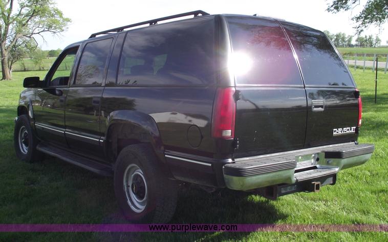 image for item 5497 1998 Chevrolet Suburban K2500 LT SUV