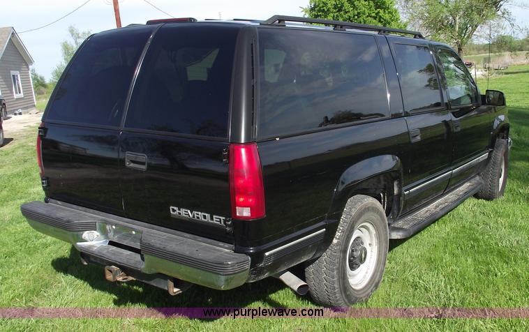 image for item 5497 1998 Chevrolet Suburban K2500 LT SUV
