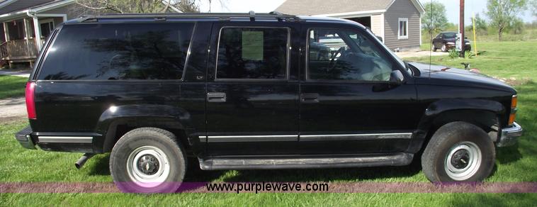 image for item 5497 1998 Chevrolet Suburban K2500 LT SUV