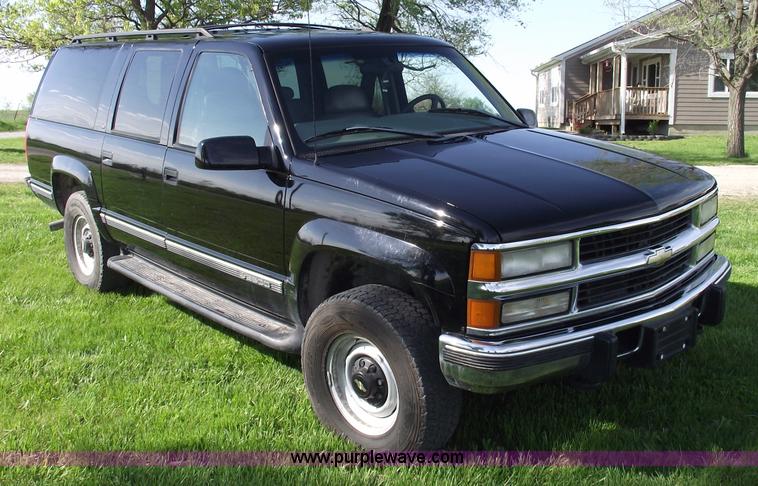image for item 5497 1998 Chevrolet Suburban K2500 LT SUV