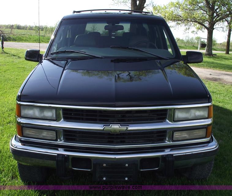 image for item 5497 1998 Chevrolet Suburban K2500 LT SUV