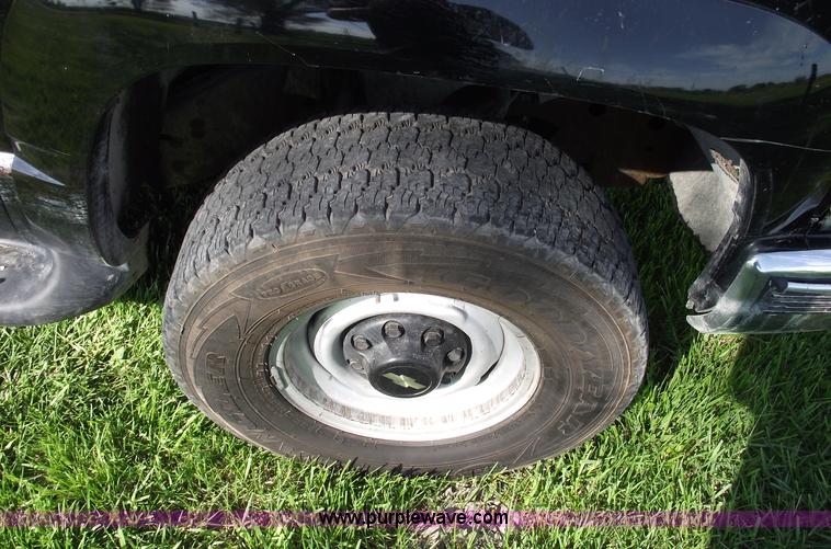 image for item 5497 1998 Chevrolet Suburban K2500 LT SUV