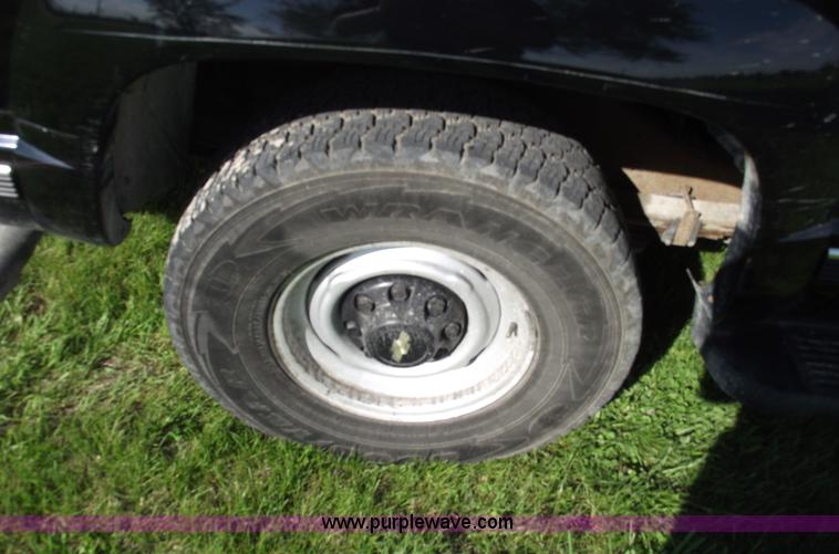 image for item 5497 1998 Chevrolet Suburban K2500 LT SUV