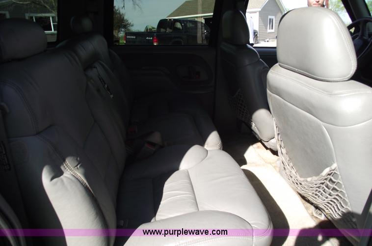 image for item 5497 1998 Chevrolet Suburban K2500 LT SUV