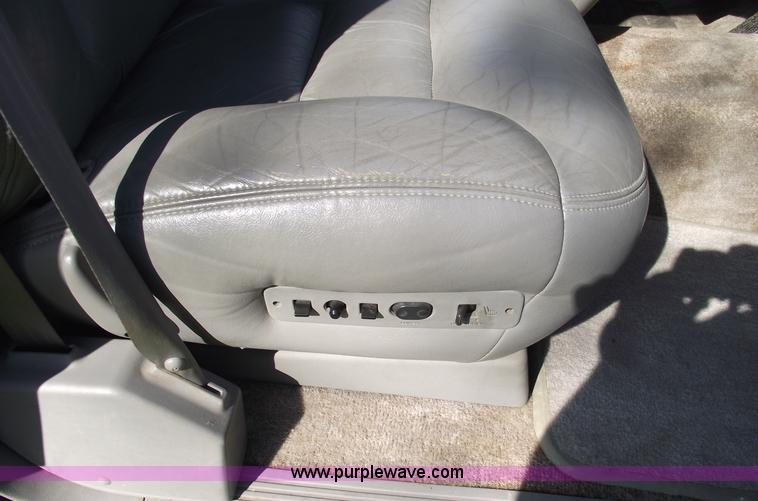 image for item 5497 1998 Chevrolet Suburban K2500 LT SUV