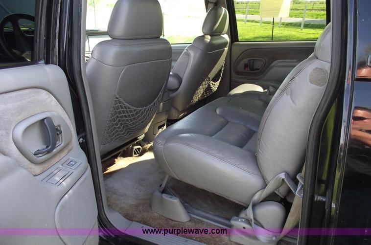 image for item 5497 1998 Chevrolet Suburban K2500 LT SUV