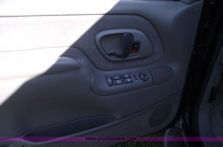 image for item 5497 1998 Chevrolet Suburban K2500 LT SUV