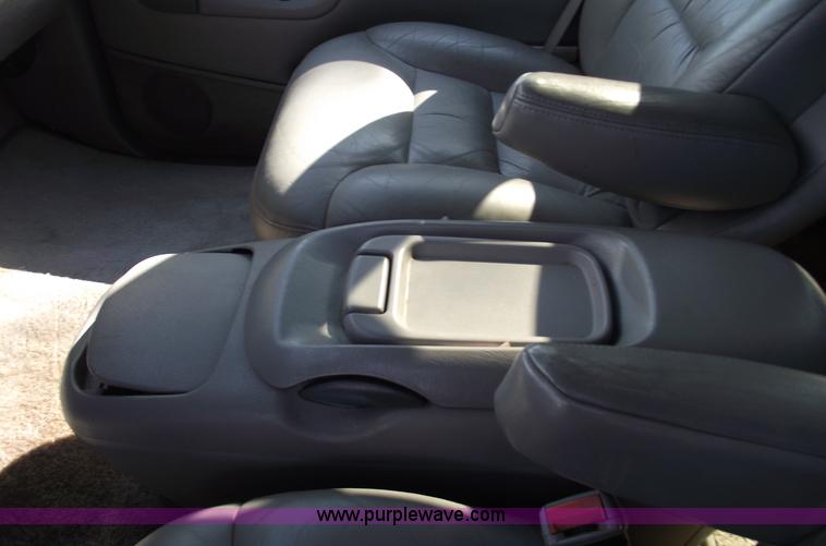 image for item 5497 1998 Chevrolet Suburban K2500 LT SUV