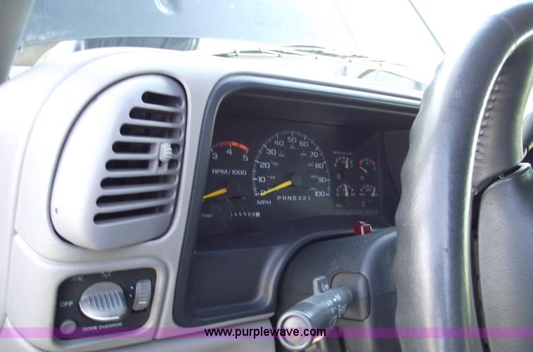 image for item 5497 1998 Chevrolet Suburban K2500 LT SUV