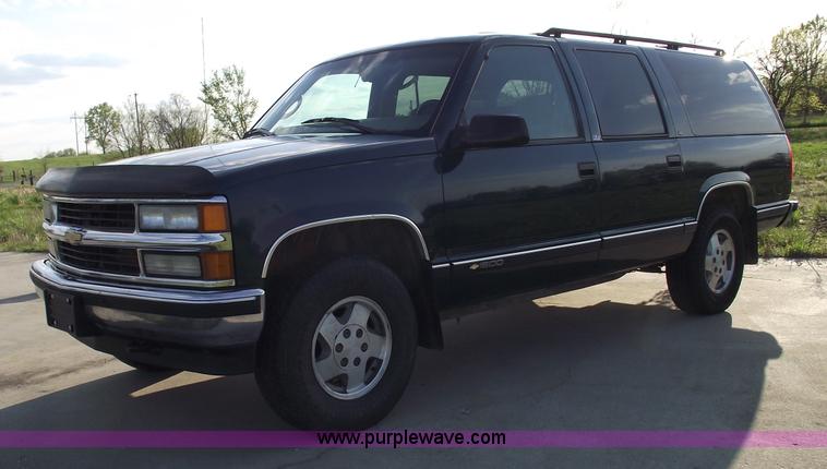 image for item 5504 1997 Chevrolet Suburban K1500 LS SUV