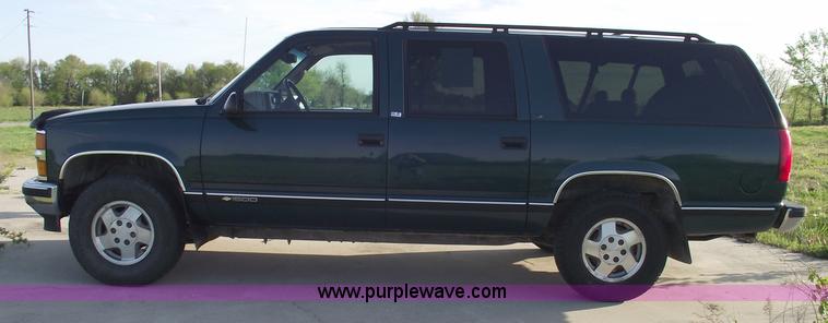 image for item 5504 1997 Chevrolet Suburban K1500 LS SUV