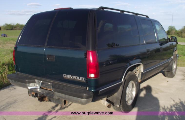 image for item 5504 1997 Chevrolet Suburban K1500 LS SUV