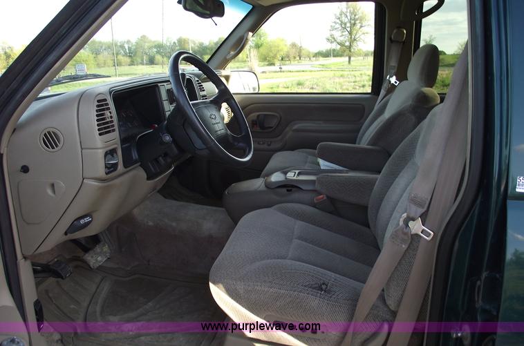 image for item 5504 1997 Chevrolet Suburban K1500 LS SUV