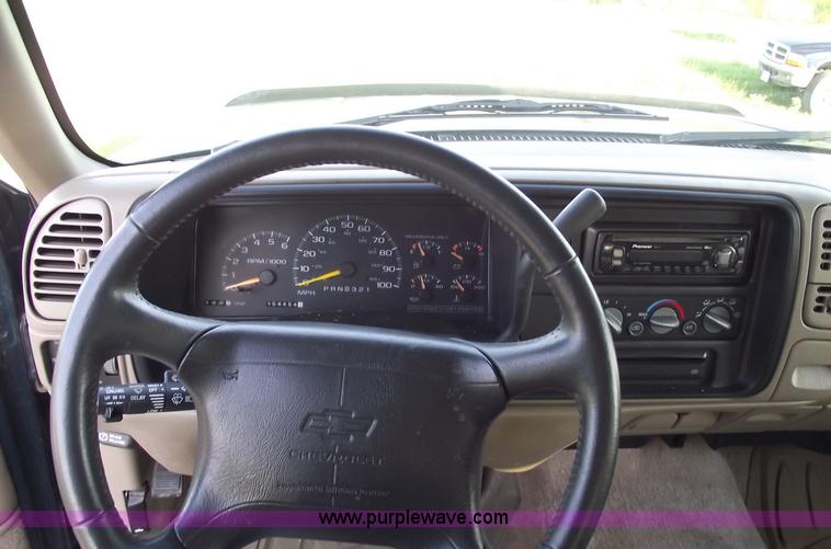 image for item 5504 1997 Chevrolet Suburban K1500 LS SUV