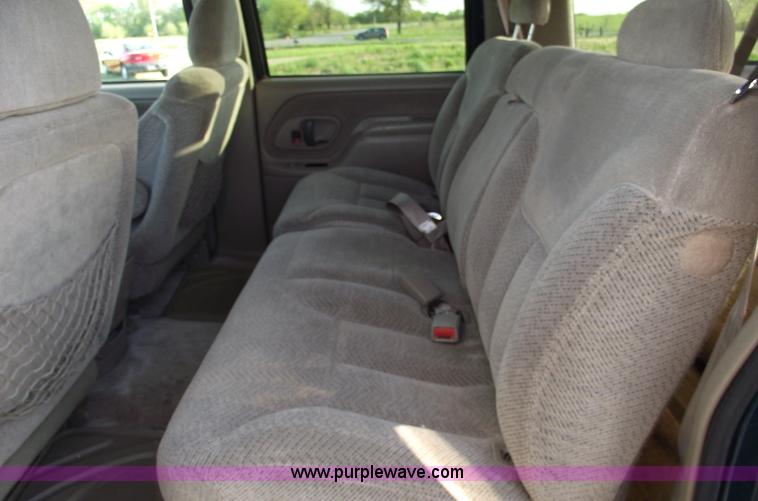 image for item 5504 1997 Chevrolet Suburban K1500 LS SUV