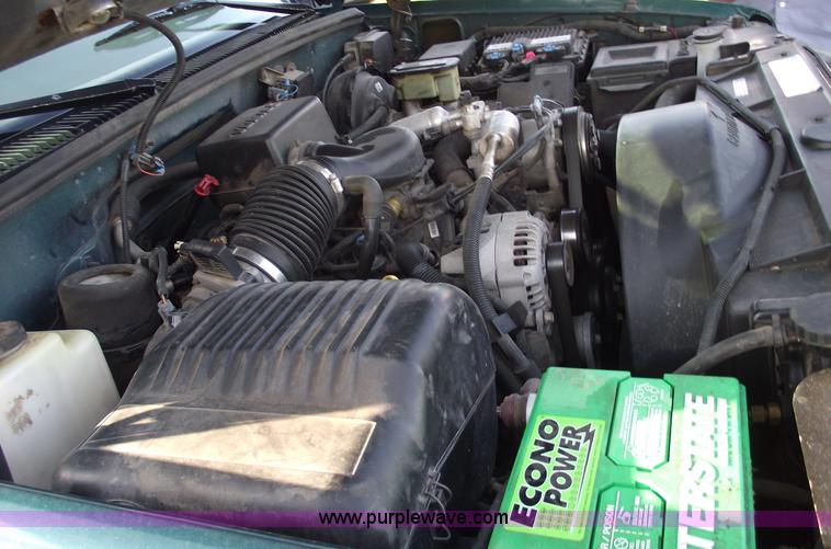 image for item 5504 1997 Chevrolet Suburban K1500 LS SUV