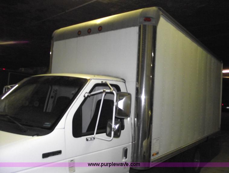 image for item 5523 1992 Ford E350 box truck