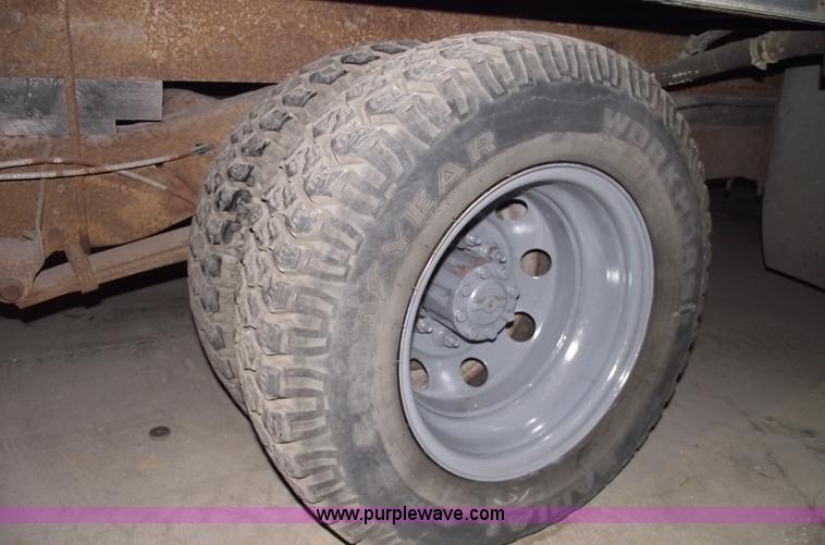 image for item 5523 1992 Ford E350 box truck