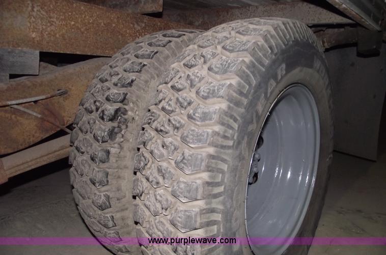 image for item 5523 1992 Ford E350 box truck