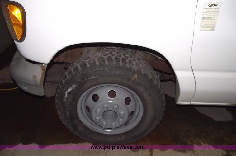 image for item 5523 1992 Ford E350 box truck