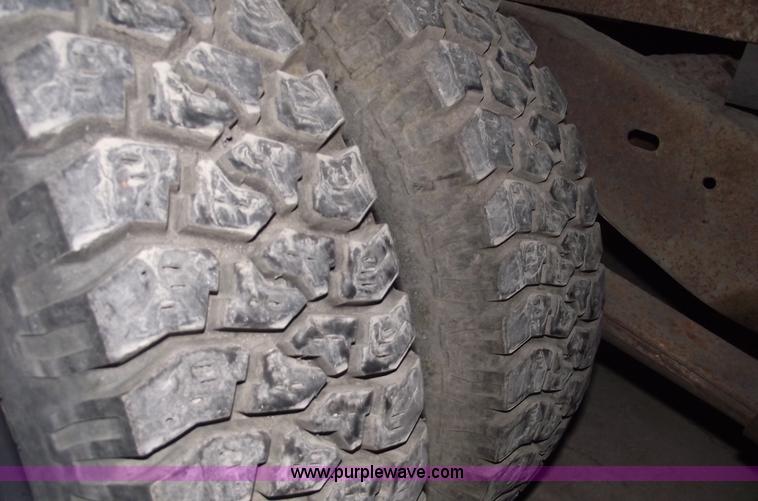 image for item 5523 1992 Ford E350 box truck