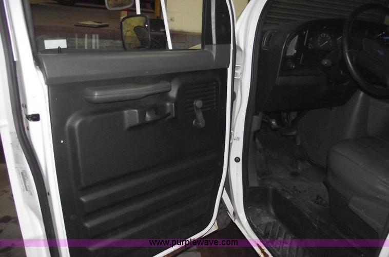 image for item 5523 1992 Ford E350 box truck