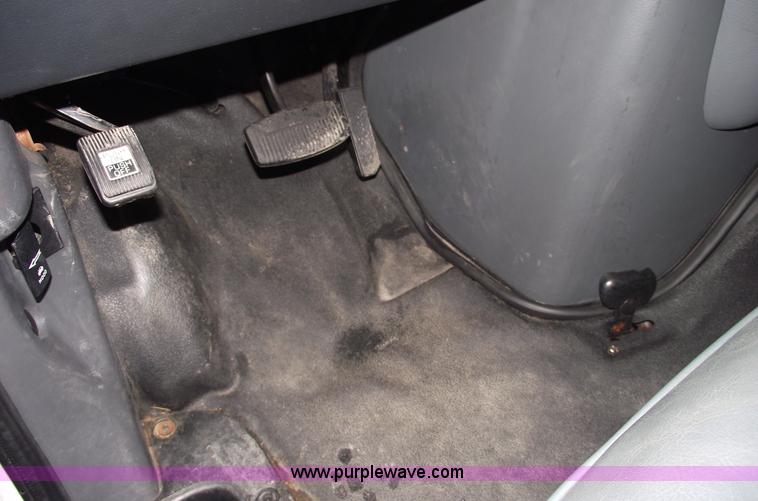 image for item 5523 1992 Ford E350 box truck