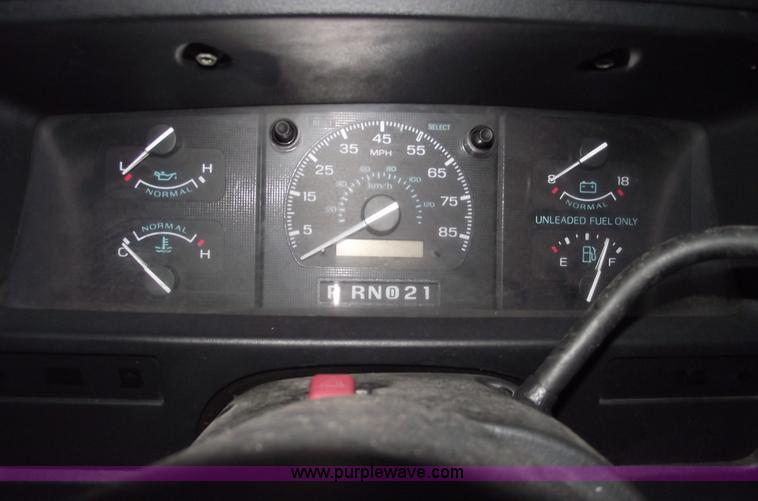 image for item 5523 1992 Ford E350 box truck