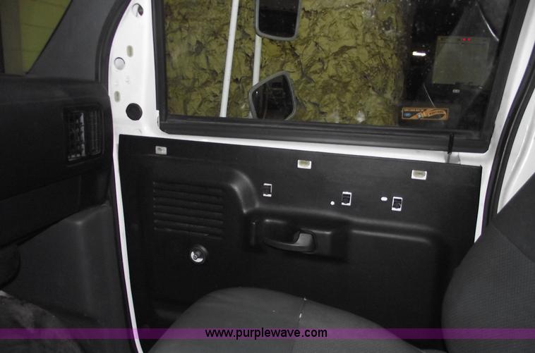 image for item 5523 1992 Ford E350 box truck