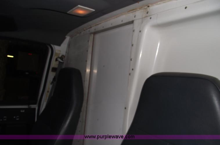 image for item 5523 1992 Ford E350 box truck