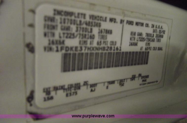 image for item 5523 1992 Ford E350 box truck