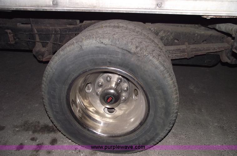 image for item 5524 1993 Ford E350 box truck