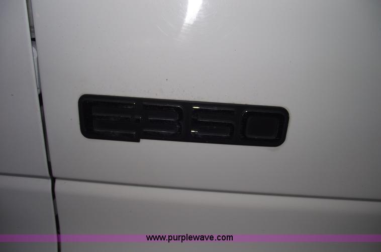 image for item 5524 1993 Ford E350 box truck