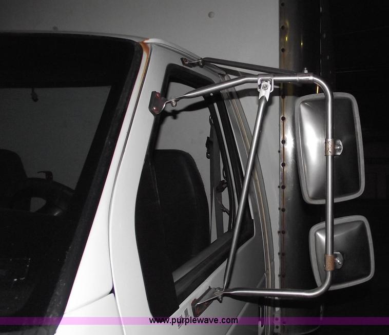 image for item 5524 1993 Ford E350 box truck