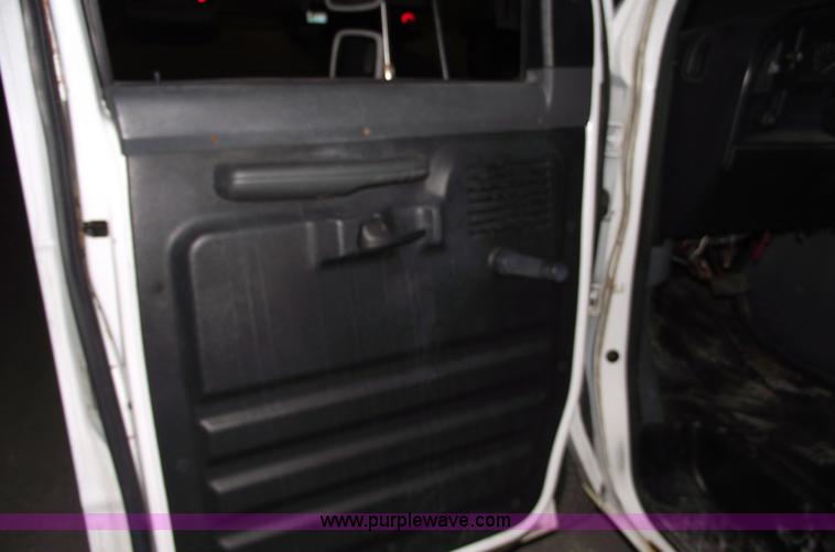 image for item 5524 1993 Ford E350 box truck