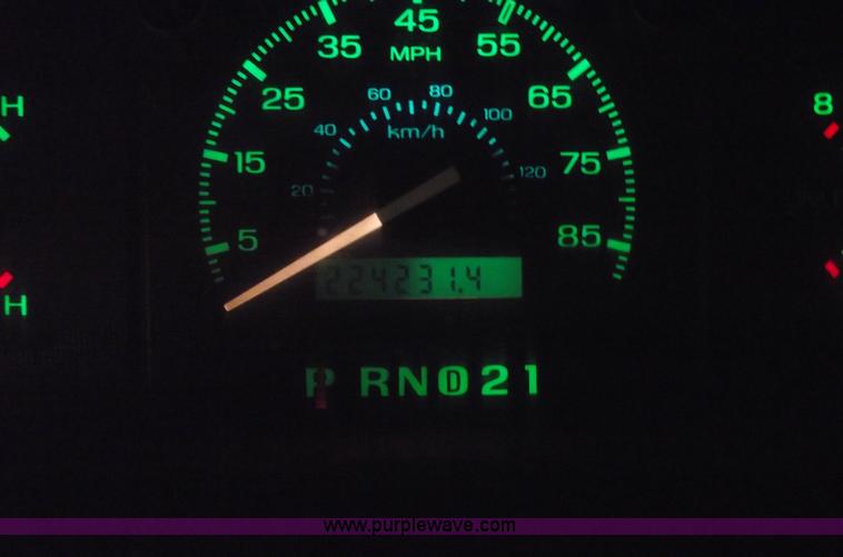 image for item 5524 1993 Ford E350 box truck