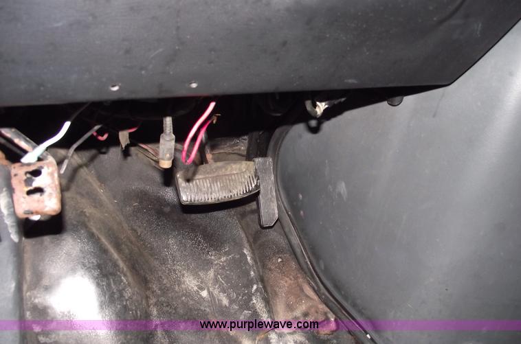 image for item 5524 1993 Ford E350 box truck