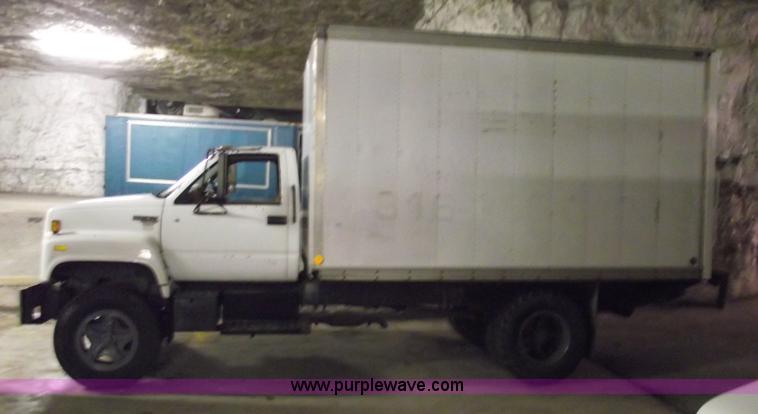 image for item 5525 1990 Chevrolet Kodiak box truck