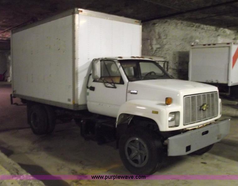 image for item 5525 1990 Chevrolet Kodiak box truck