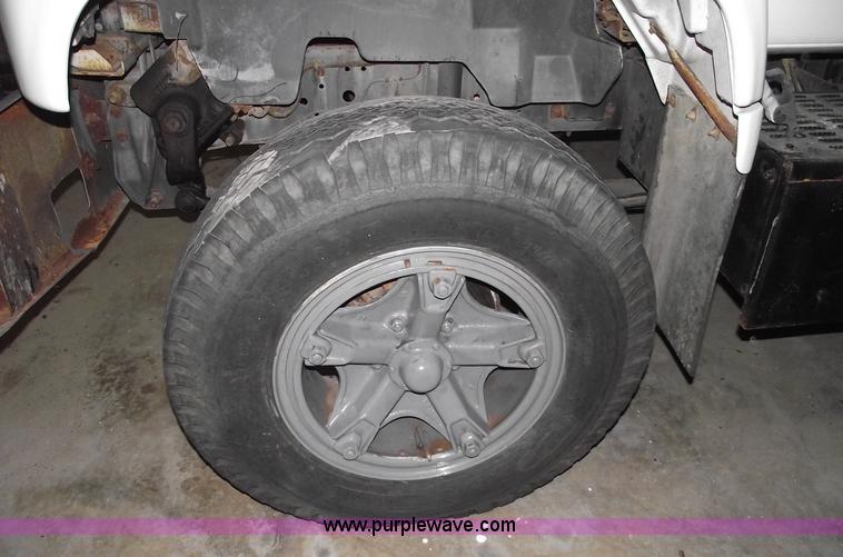 image for item 5525 1990 Chevrolet Kodiak box truck