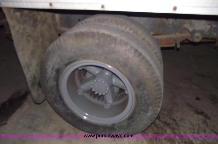 image for item 5525 1990 Chevrolet Kodiak box truck