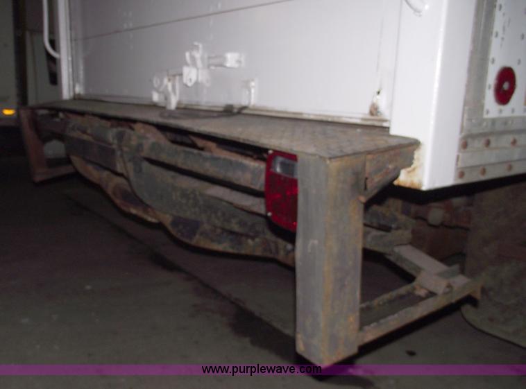 image for item 5525 1990 Chevrolet Kodiak box truck