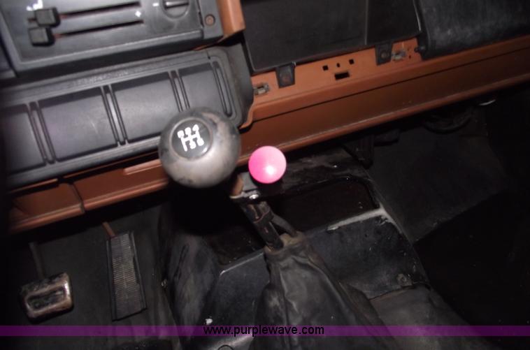 image for item 5525 1990 Chevrolet Kodiak box truck